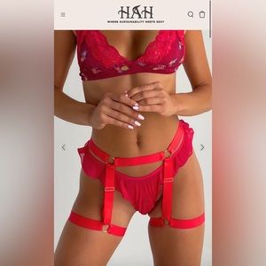 ❤️ NWT🔥We Are HAH “Strung Out” Garter, Siren Red